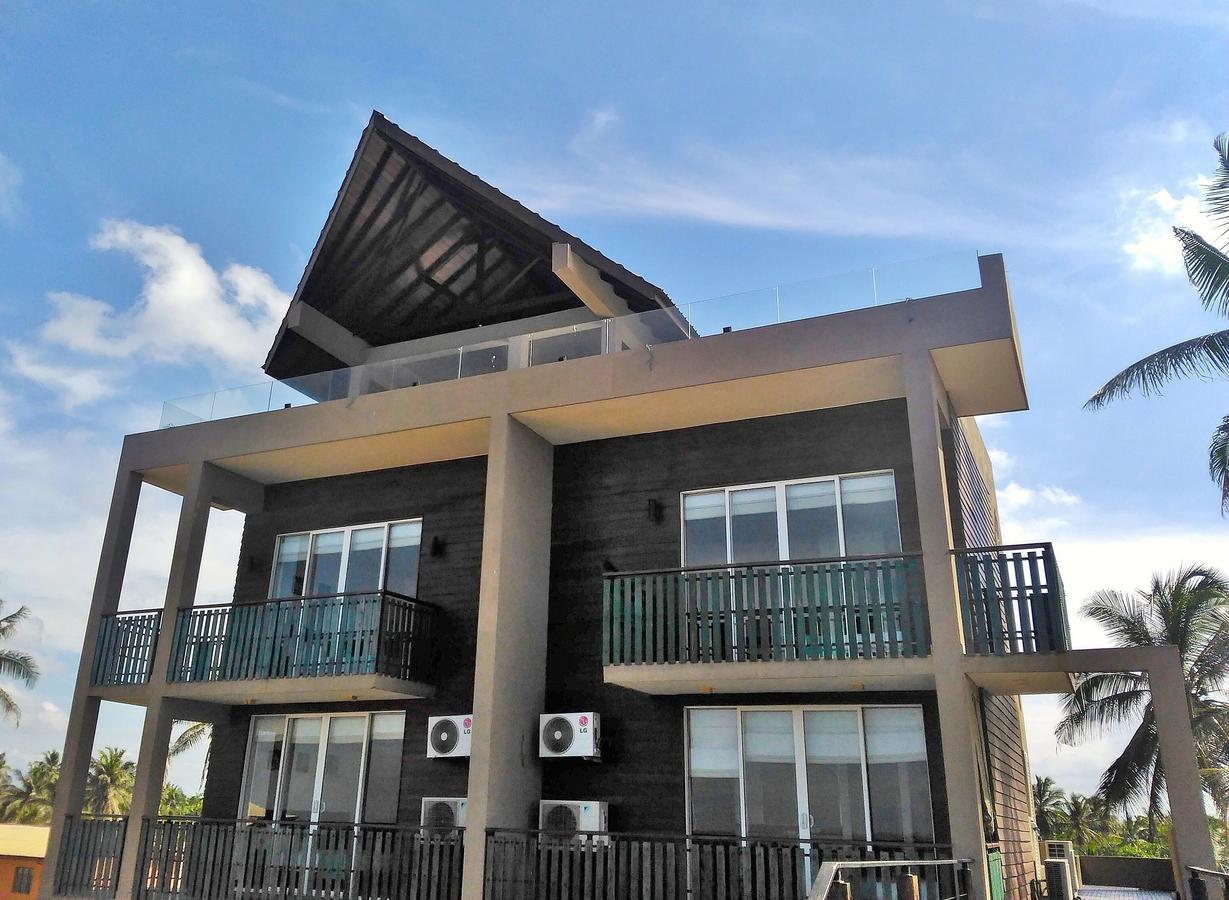 Saprin Beach Resort Uswetakeiyawa Exterior foto