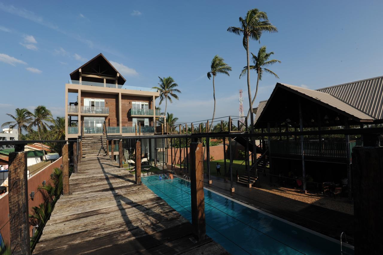 Saprin Beach Resort Uswetakeiyawa Exterior foto