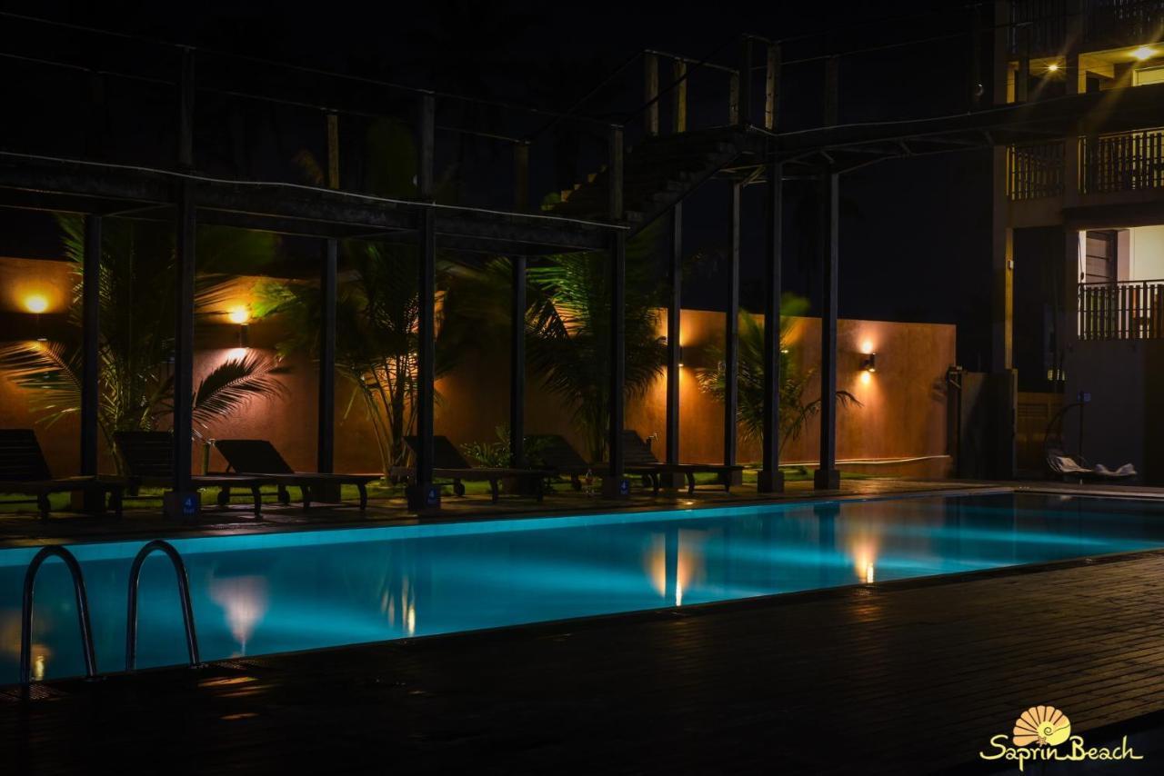 Saprin Beach Resort Uswetakeiyawa Exterior foto