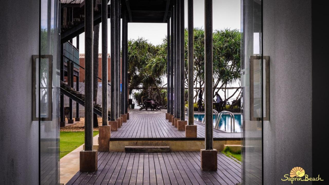 Saprin Beach Resort Uswetakeiyawa Exterior foto